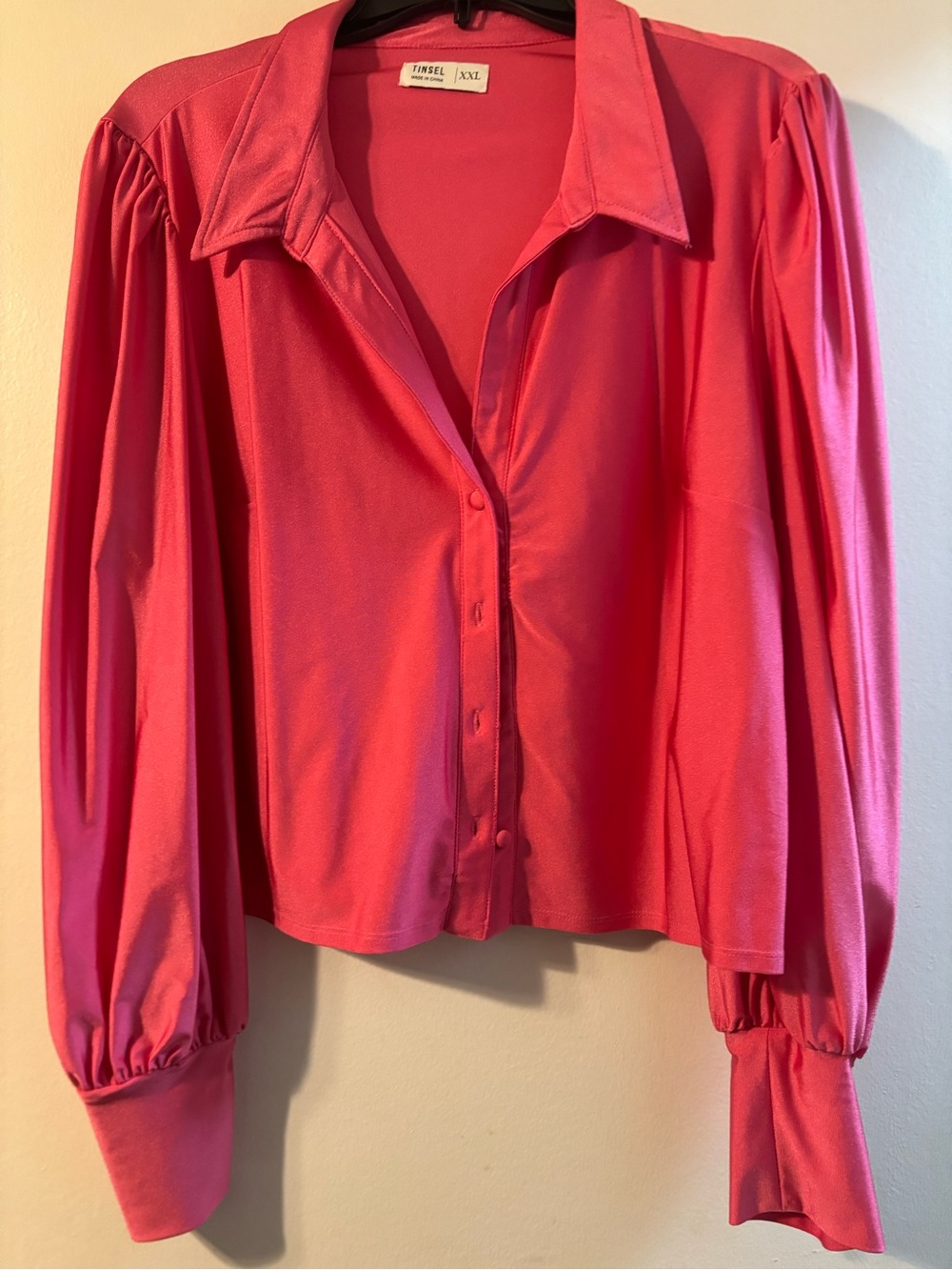 Tinsel Vibrant Pink Button-Front Puff Sleeve Shirt NWOT